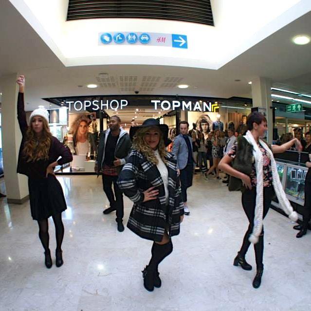 FLASH MOB DANCERS